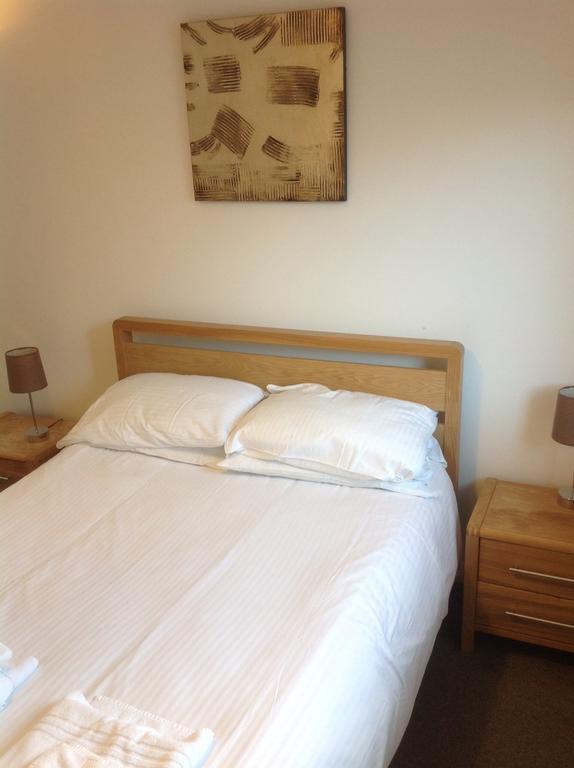 Aberdeen Serviced Apartments - Bloomfield Room photo